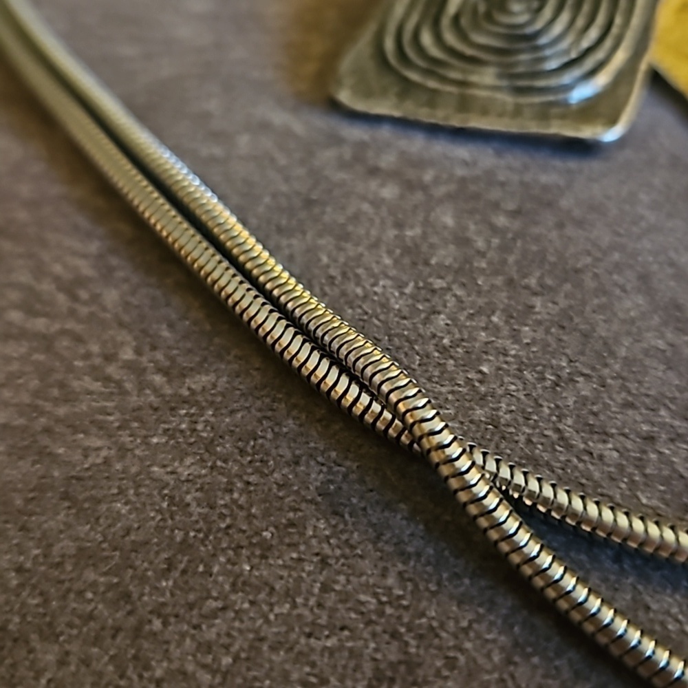 CHICO'S Long Snake Chain Spiral Greek Ties That Bind Charm Pendant Necklace - Picture 4 of 8